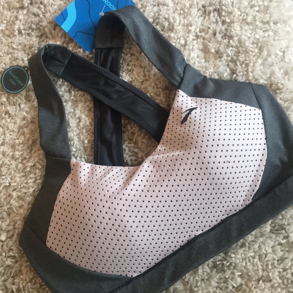 NWT- Brooks Uphold Crossback Sports Bra
